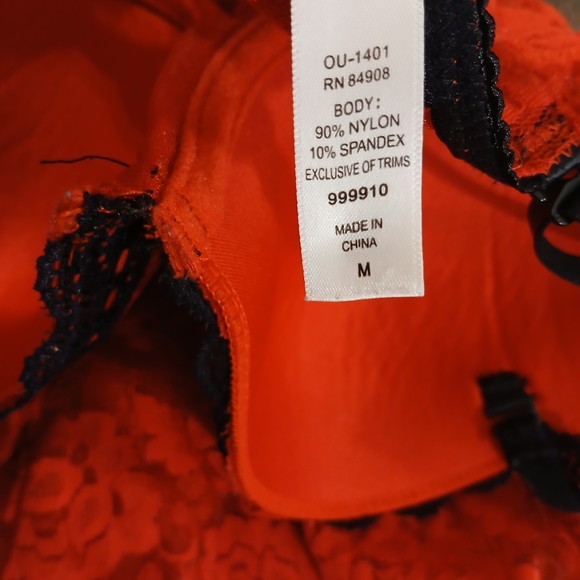 Elegant Red Lace Chemise - Picture 6 of 15